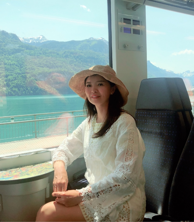 Alice FangYing - English speaking tour guide(pic2) Alice FangYing - English speaking tour guide(pic2)