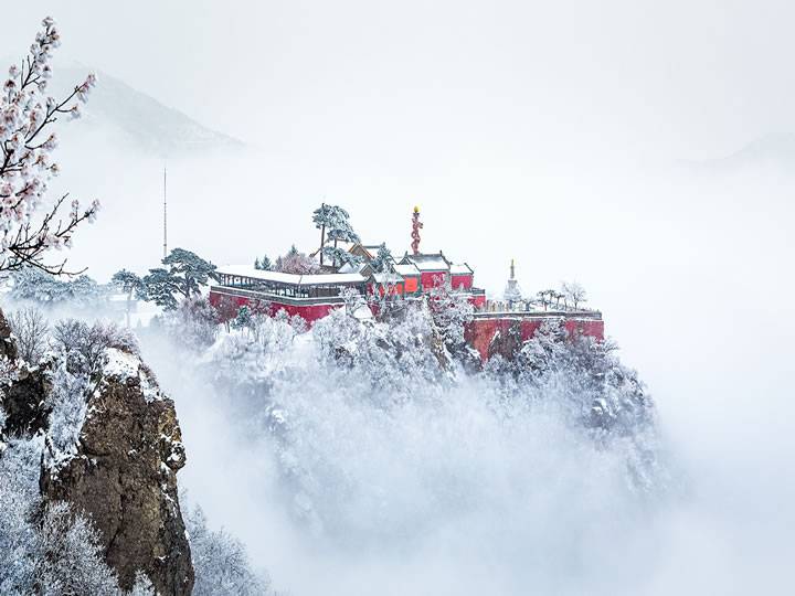 Miaofeng Mountain - Beijings First Immortal Mountain.(pic1) Miaofeng Mountain - Beijings First Immortal Mountain.(pic1)