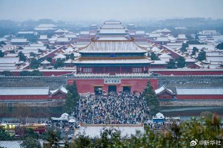 Stunning! I was captivated by the Forbidden City under the first snowfall. (pic3) Stunning! I was captivated by the Forbidden City under the first snowfall. (pic3)