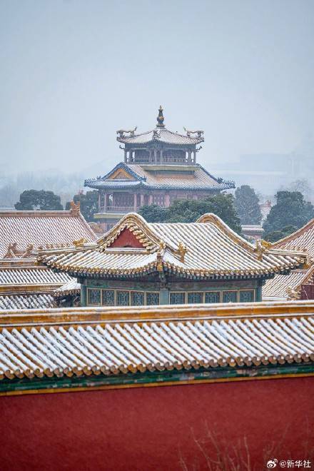 Stunning! I was captivated by the Forbidden City under the first snowfall. (pic4) Stunning! I was captivated by the Forbidden City under the first snowfall. (pic4)