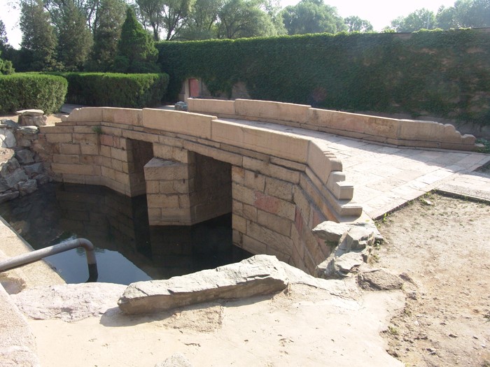 Kunming Lake Area Double Culvert Water Gate (Erkong Zha)(pic1)