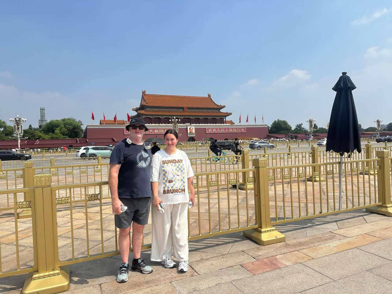 Photos of tourists visiting attractions such as the Forbidden City, Mutianyu Great Wall, and Summer Palace in Beijing.(pic2)